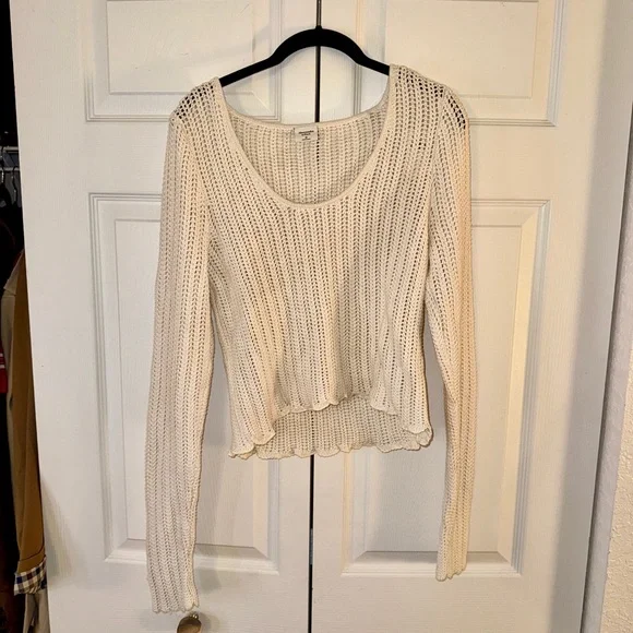 NWT Abercrombie Cream Knit Women's Top- Size Medium - Picture 6 of 10